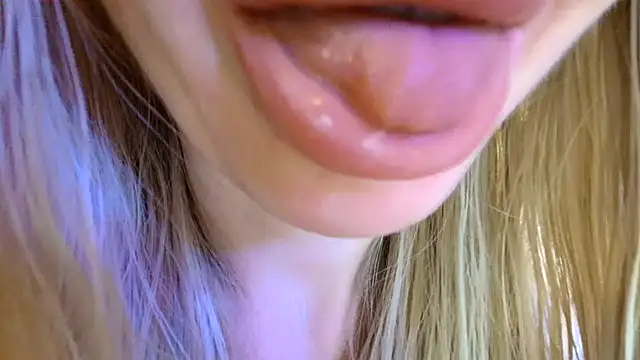 Webkamerová show Politeeliza