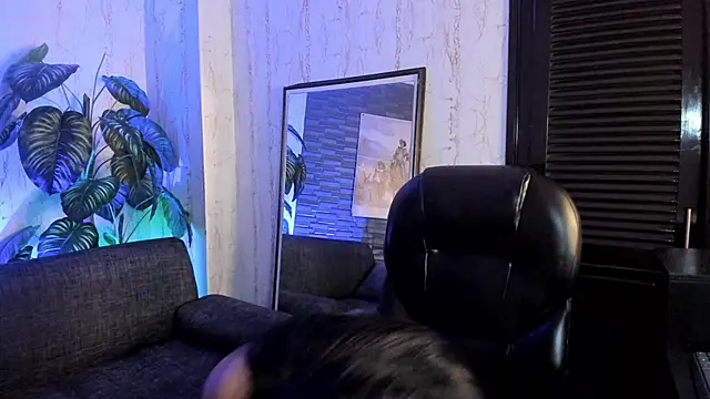 ada_luna_os' Live XXX Chat