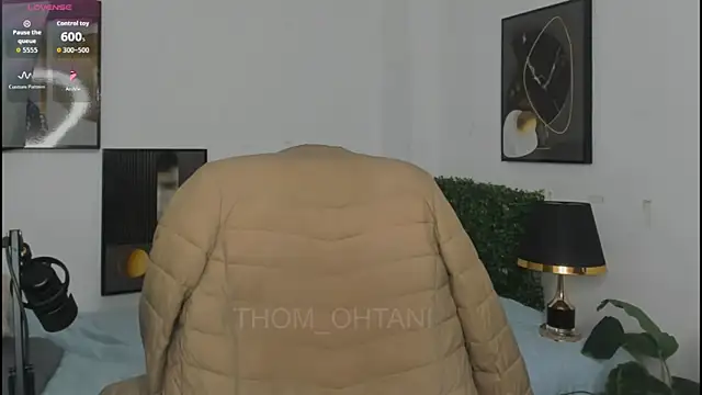 Chat +18 de Thom_Ohtani ao vivo