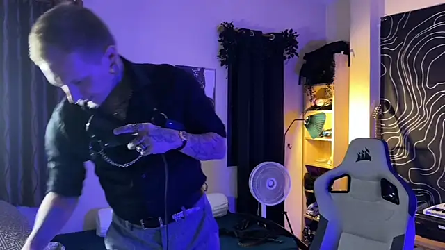 XXX chat uživo modela paulvelvet