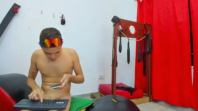 Show modela friends_lust_latin na web-kameri