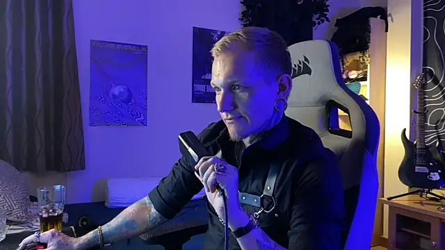 Pokazy przed kamerką – paulvelvet
