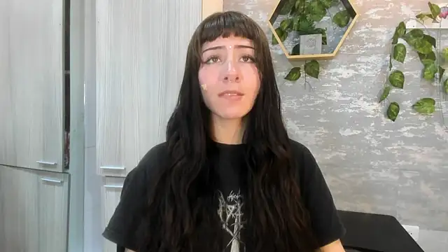 Mhelanny2 Adlı Modelin Canlı XXX Sohbeti