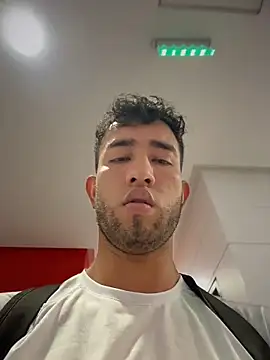 Chat +18 de liam_bronw ao vivo