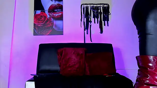AstraaGoldのライブXXXチャット