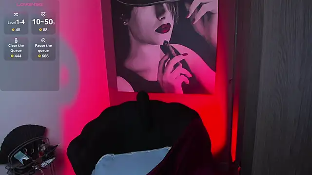 QueenOfHaze Chat XXX live