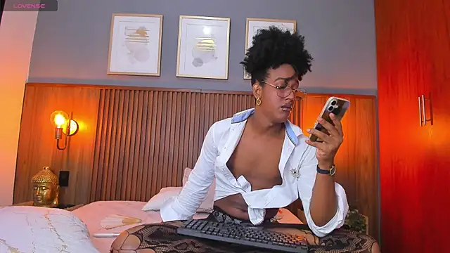 Show de Krikrii_Milady na webcam