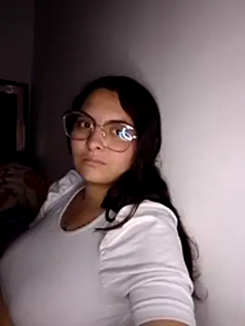 Lilith04 Show in webcam