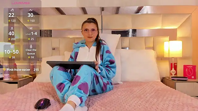 EloiseClairmont Adlı Modelin Canlı Sohbet Odası
