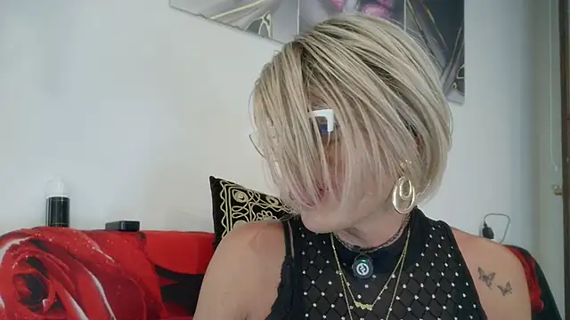 LadyOxana Chat XXX live