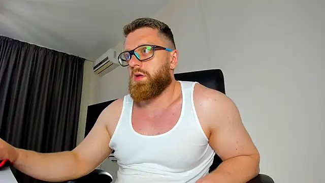 Findom_guy élő XXX-chatje
