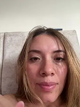 Chatroom XXX en direct de valery_mora