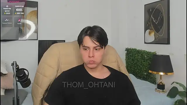 Thom_Ohtani Show Webcam