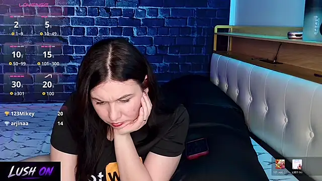 CuteCoupleReal's Live XXX Chat