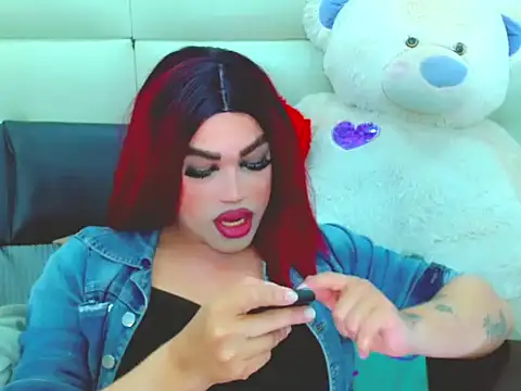 NharaBigCock live XXX chat