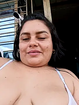 Dirty-violeta_19: διαδικτυακό σόου στην κάμερα