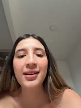 Taylor_Miah Chat XXX live