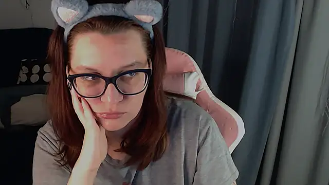 Milaniya_Poolys Chat XXX in diretta