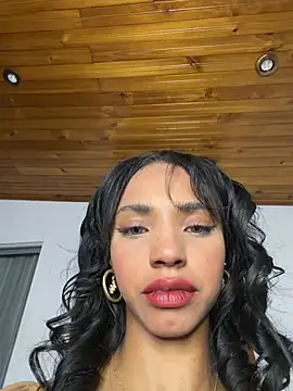 xenia_golden Adlı Modelin Canlı XXX Sohbeti
