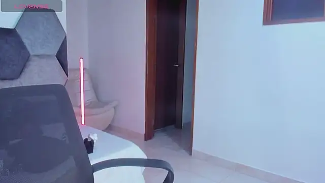 Chat XXX Live MikaelaStone