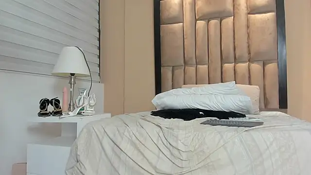 Taylor_Royal_ live XXX chat