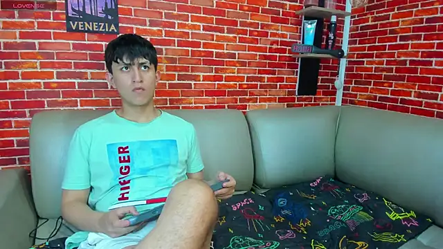 Hoot_boyss_'s Webcam Show