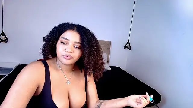 Natasha_rose__ élő XXX-chatje