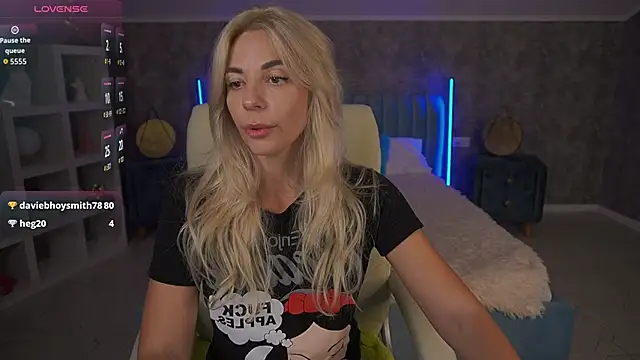 BellaRayyy Chat XXX in diretta