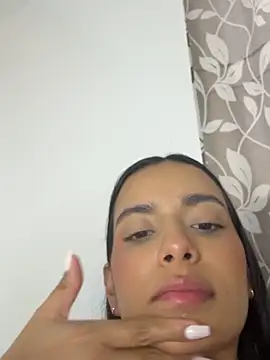 EmilySearss লাইভ XXX চ্যাট