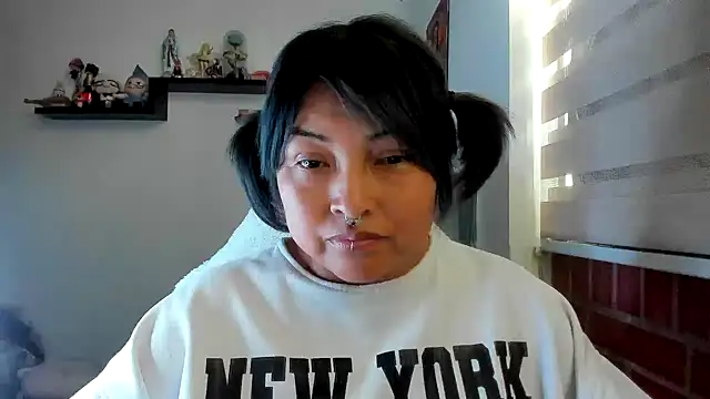 XXX chat uživo modela Shaddycute_