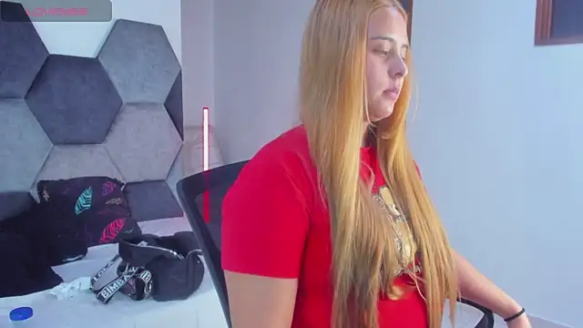 MikaelaStone Adlı Modelin Canlı XXX Sohbeti