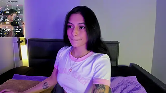 lilith_petit_'s Live XXX Chat