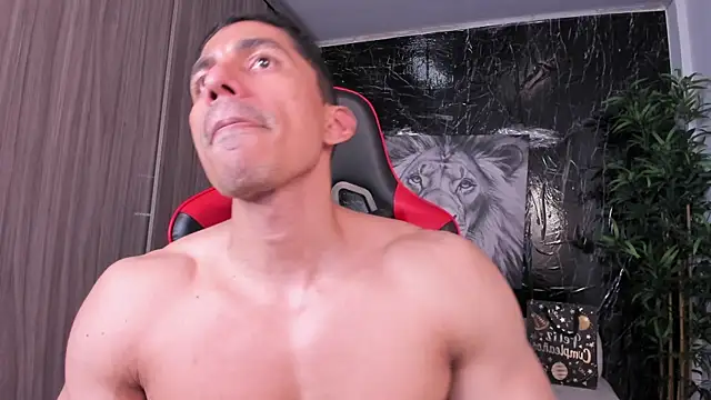 Erik_castle – Naživo XXX chat