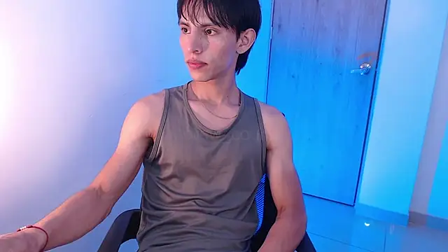 andrew_courtzzのウェブカメラショー