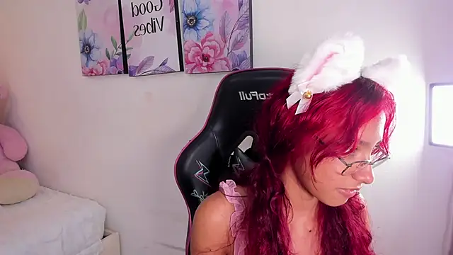 XXX chat uživo modela mia_ortizz_