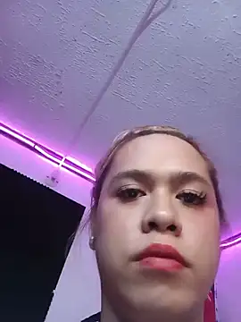 LuciousKim 在線直播表演