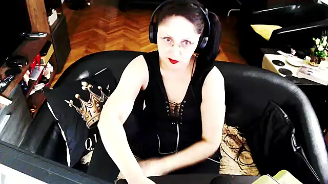 XXX chat uživo modela Imperatriza