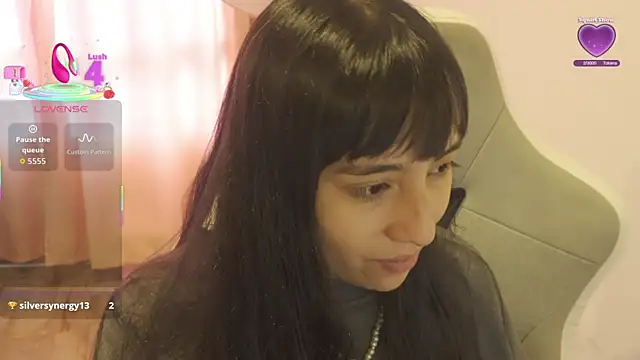 EmmitaGarcia's Live XXX Chat