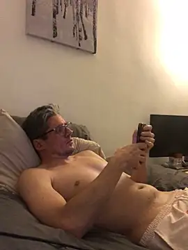Awkwardguy Live XXX-Chat