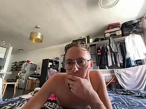 BlondieVelvet webcam show