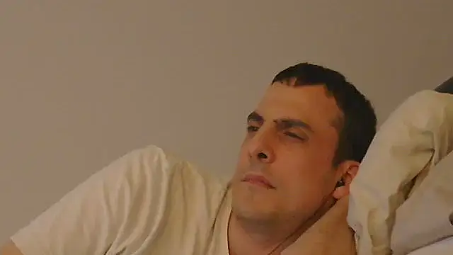 BetaGuy25 webkamerás műsora