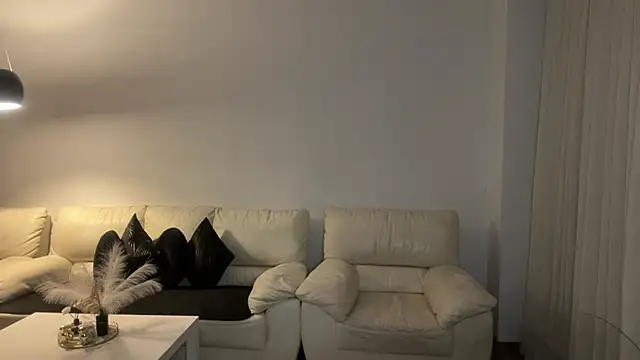 RoxelleSilvara69 Adlı Modelin Canlı XXX Sohbeti