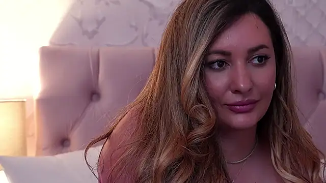Chat XXX en directo de YaaraCollins