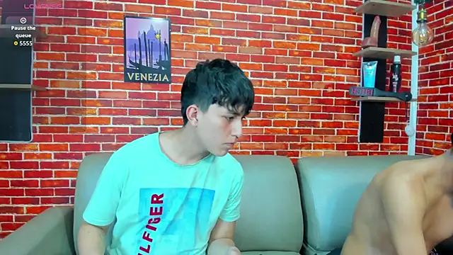 Hoot_boyss_ webcam show