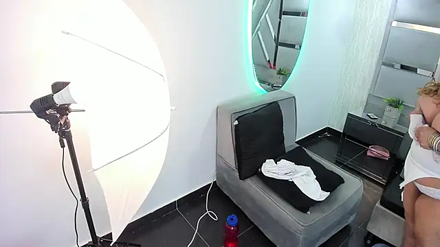 MonzerratBoyer's Live XXX Chat