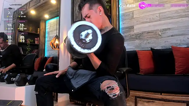 Donovan_Desmond Show in webcam