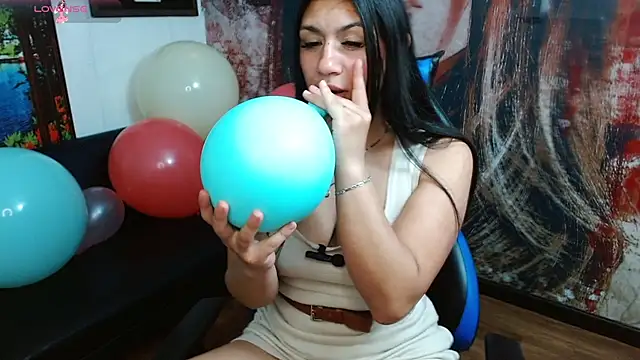 gigi_gilt_ élő XXX-chatje