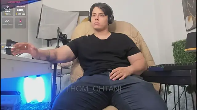Chat +18 de Thom_Ohtani ao vivo
