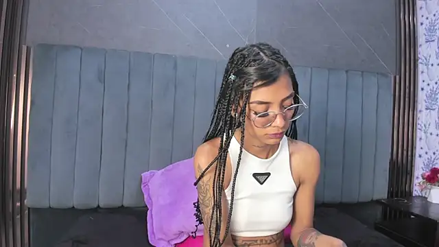 KarlaSlutSkinny__のライブXXXチャット