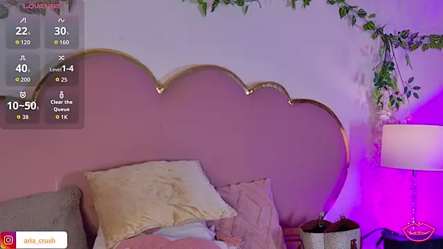 AriaCush Chat XXX live